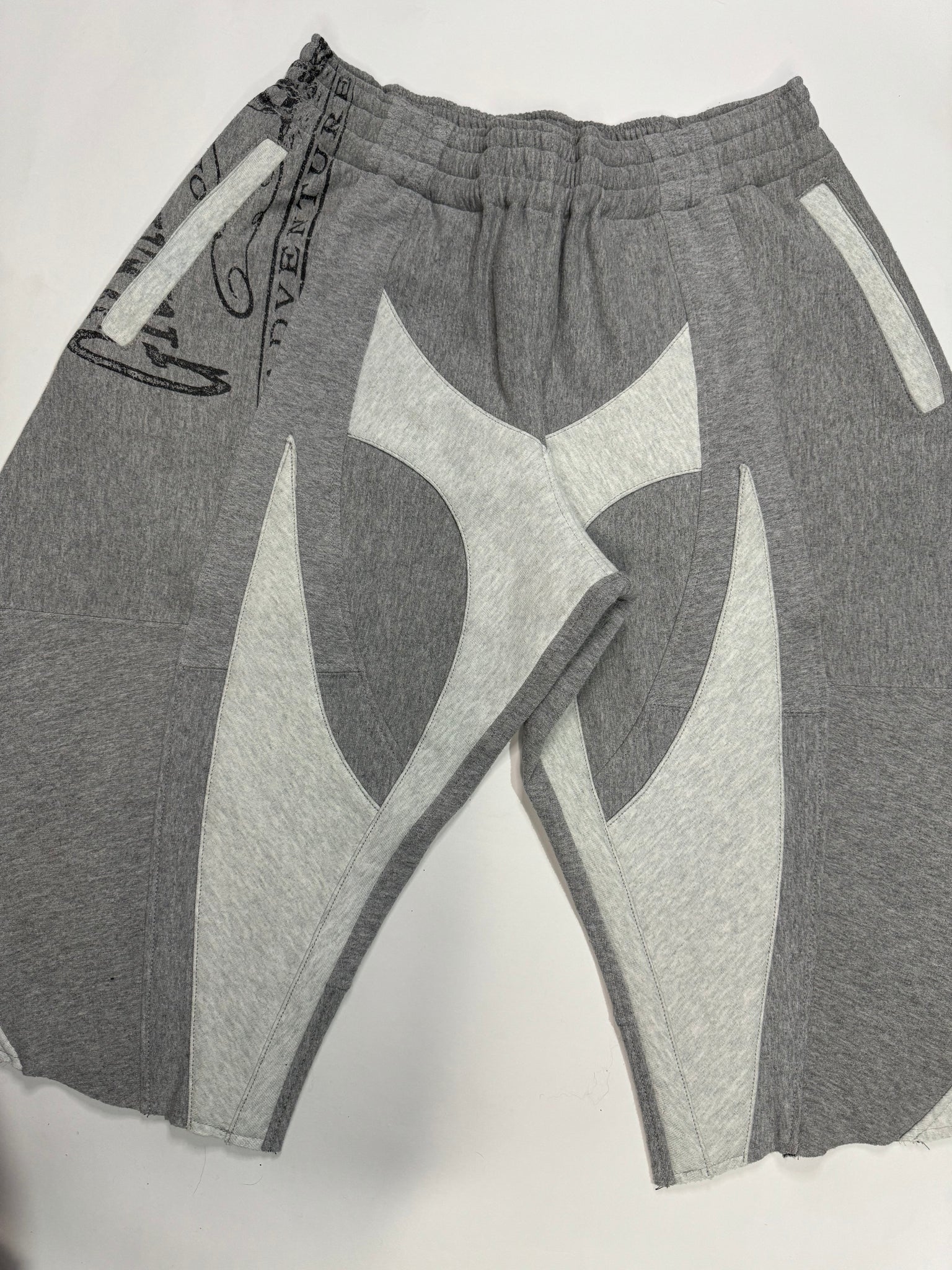 Wrapped Sweatshorts light and dark grey